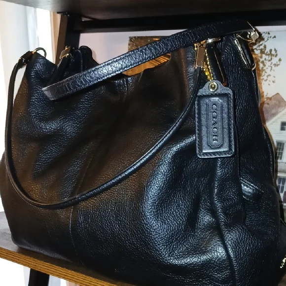 Coach Black Leather Women's Bag - Picture 1 of 16